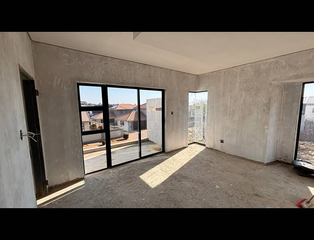 4 BEDROOM HOUSE FOR SALE IN ROODEPARK ECO ESTATE
